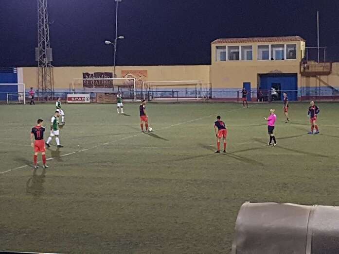 Archivo. Imagen del partido entre Telde y Teror de la primera vuelta (Foto TA)