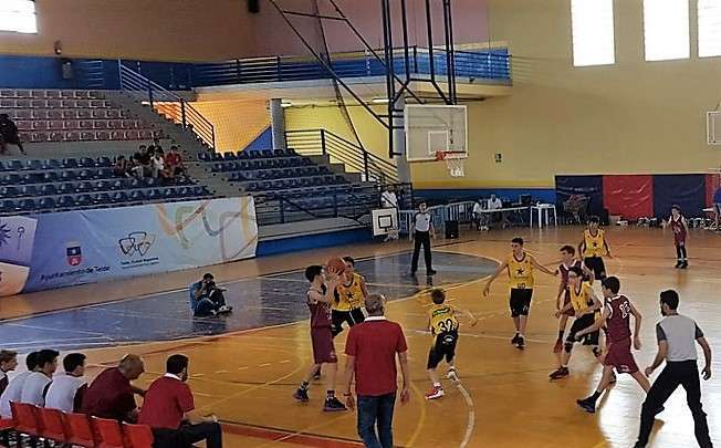 Archivo. Partido de baloncesto en Telde