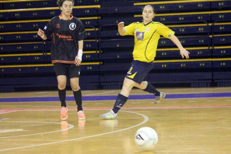 Momento del partido jugado esta tarde-noche en el CID (Foto TA)