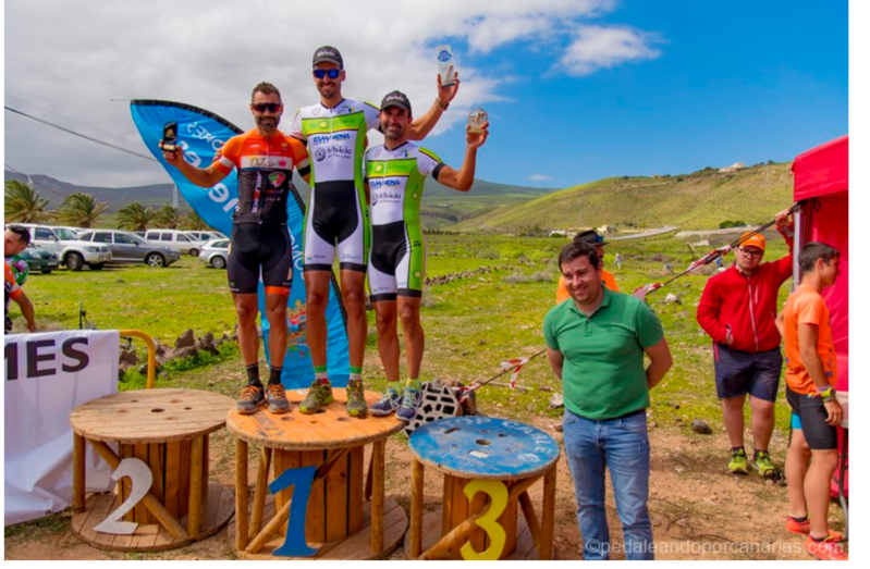 Podio de la categoría Master 30 (Foto TA)