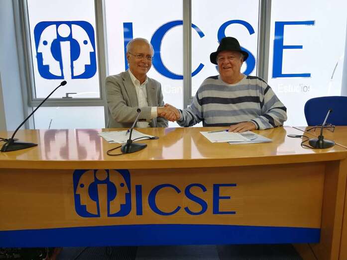 Momento de la firma del acuerdo de colaboración (Foto TA)