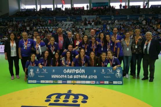 El Rocasa Gran Canaria se lleva la Mini Copa de la Reina tras vencer al Aula Valladolid (Foto Valonmano.com y TA)