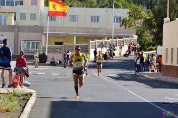 Francisco Cabrera gana la VII Vuelta Atlética MACAM 2018 (Foto Vero Navarro)