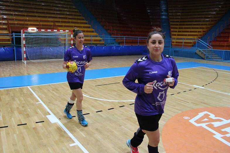 La jugadora teldense Melania Falcón, en primer término (Foto TA)