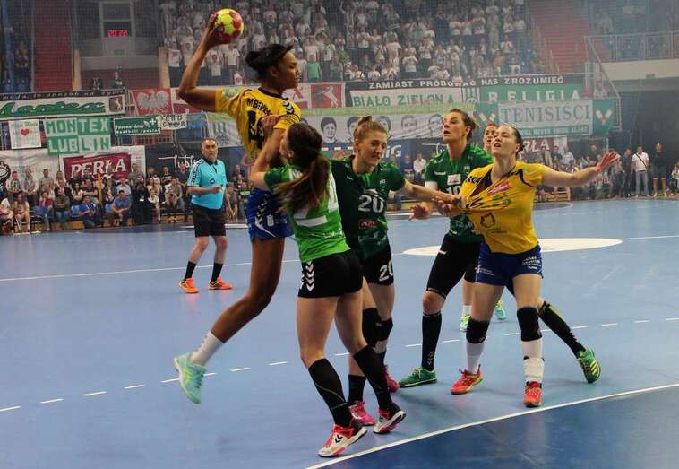 Momento del partido de esta tarde-noche en Polonia (Foto TA)