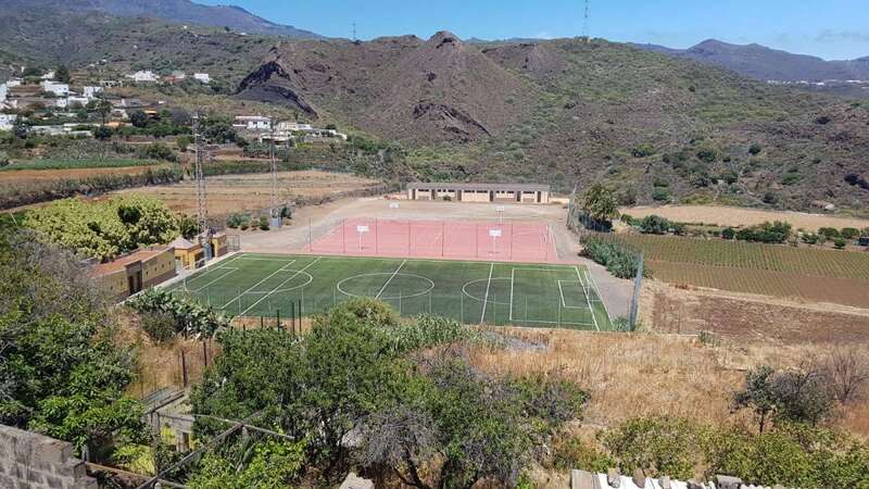 Imagen de las canchas y el campo de fútbol de Lomo Magullo (Foto TA)