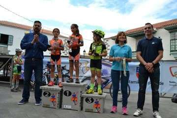 El ciclismo de escuela, a piñón por el casco viejo de Telde (Foto TA)