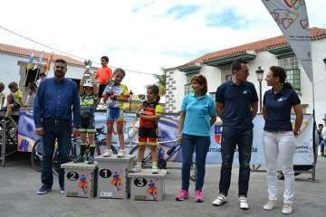 El ciclismo de escuela, a piñón por el casco viejo de Telde (Foto TA)