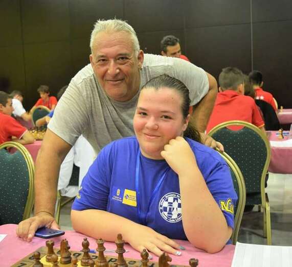 Jenny Sanabria, junto a su entrenador (Foto TA)