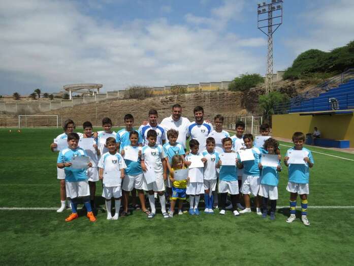 El concejal de Deportes, Diego Ojeda, asistió al acto de clausura del campus (Foto TA)