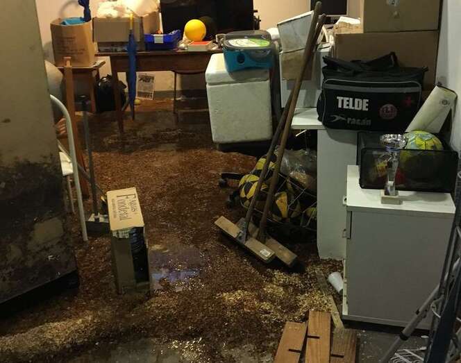 Imagen del cuarto inundado por aguas fecales (Foto TA)