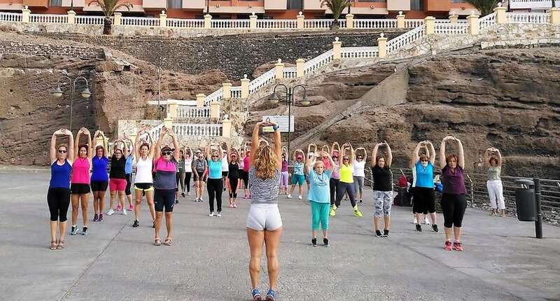 Imagen de archivo de una de las sesiones de mantenimiento físico en la costa de Telde (Foto TA)