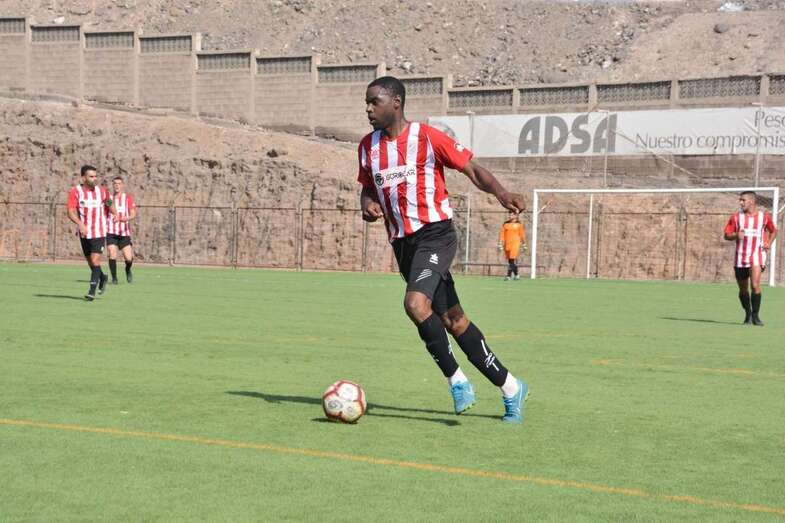 Imagen de archivo de un partido del Unión Marina en su campo (Foto Unión Marina)