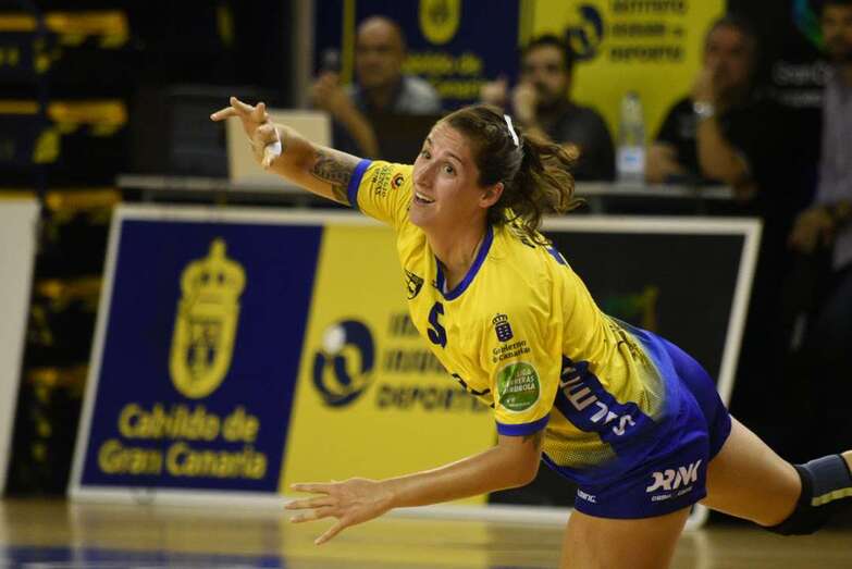 Momento del partido de esta tarde noche en el CID (Foto TA)