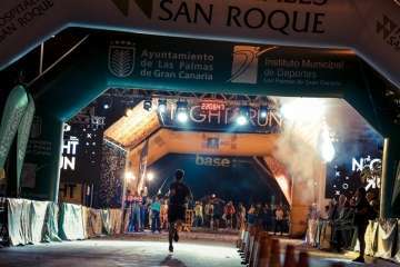 Los atletas teldenses Saúl Castro y Fran Cabrera brillan en la San Roque LPA NightRun (Foto TA)