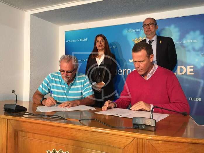 Momento de la firma del acuerdo de colaboración (Foto TA)