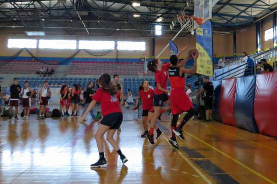 Más de 150 niños participan en Telde en  Primer 3X3 Basket Solidario Proyecto Sueños por África (Foto Acfi Press)