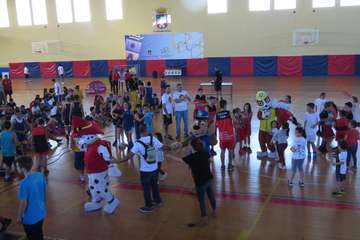 Más de 150 niños participan en Telde en  Primer 3X3 Basket Solidario Proyecto Sueños por África (Foto Acfi Press)