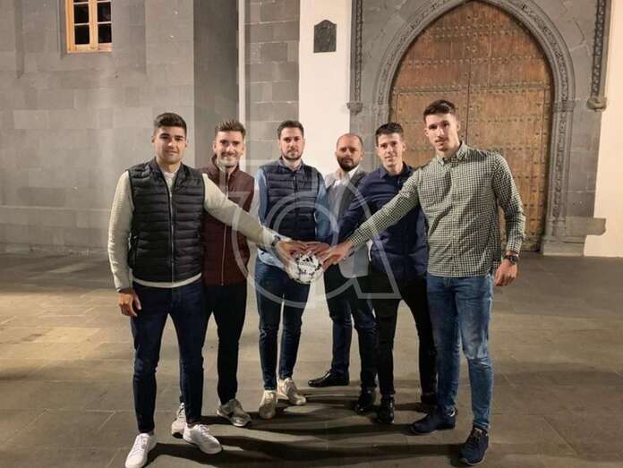 De izda a dcha: Ismael Pérez Macías, Roberto Medina Moreno, Francisco Navarro Santana, Juan Francisco Morales Verde, Antonio Juan Hernández López y Daniel Ascanio Hernández (Foto TA)  