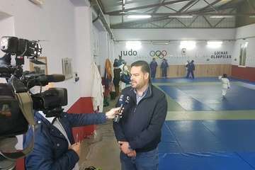 El campeón mundial de judo, Nikoloz Sherazadishvili, imparte un seminario en Telde (Foto TA)