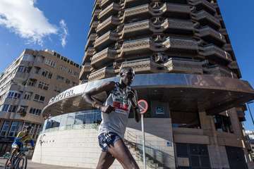 La Cajasiete Gran Canaria Maratón se celebró este domingo en la capital de la isla (Foto TA)