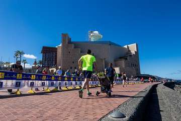 La Cajasiete Gran Canaria Maratón se celebró este domingo en la capital de la isla (Foto TA)
