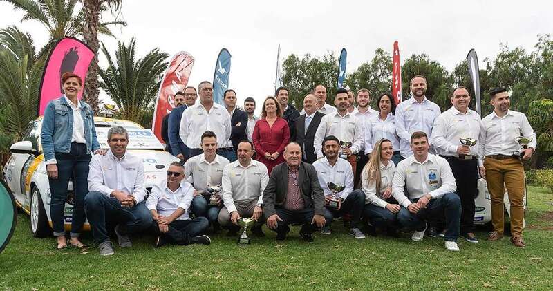Momento de la entrega de premios y trofeos (Foto TA)