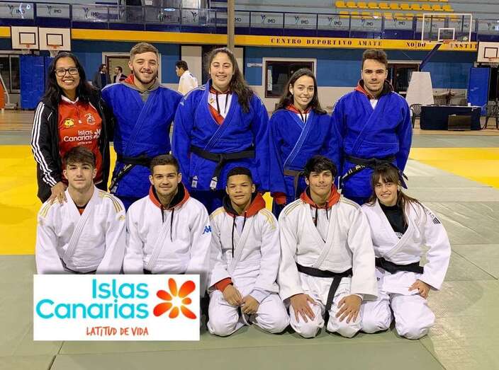 Deportistas del CT de Judo Las Nieves-Akari que participó en el Campeonato de España celebrado en Sevilla (Foto TA)