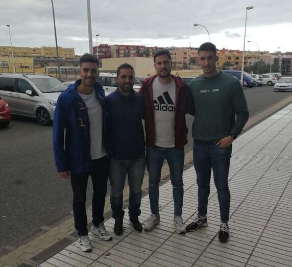 Imagen de los miembros de la plataforma y representantes del CF La Garita (Foto TA)