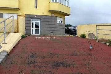 Antes, durante y después de las obras de mejora de la cancha (Foto TA)