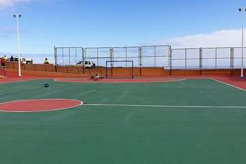Antes, durante y después de las obras de mejora de la cancha (Foto TA)