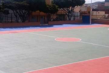 Antes, durante y después de las obras de mejora de la cancha (Foto TA)