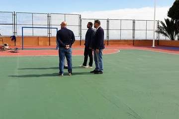 Antes, durante y después de las obras de mejora de la cancha (Foto TA)