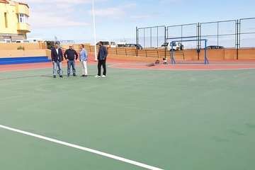 Antes, durante y después de las obras de mejora de la cancha (Foto TA)