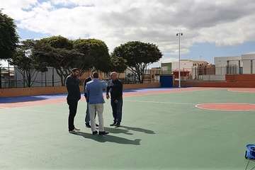 Antes, durante y después de las obras de mejora de la cancha (Foto TA)