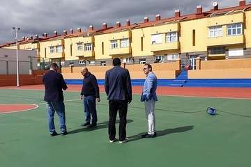 Antes, durante y después de las obras de mejora de la cancha (Foto TA)