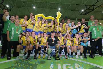 El Rocasa hace historia con su primer título liguero (Foto TA)