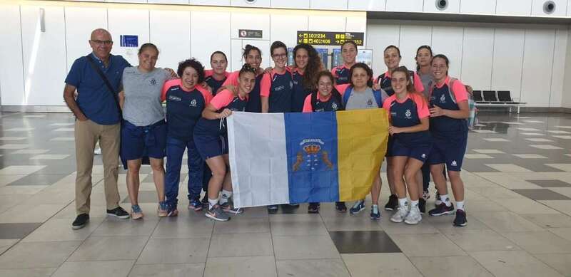El equipo teldense en el Aeropuerto de Gran Canaria antes de embarcar en el vuelo (Foto TA)