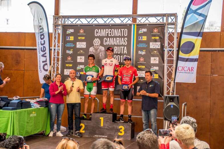 El teldense Pablo Rodríguez, en lo más alto del podio (Foto TA)