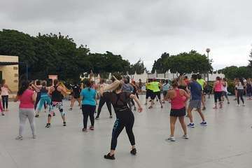 Clase magistral de Zumba en el parque urbano de San Juan (Foto TA)