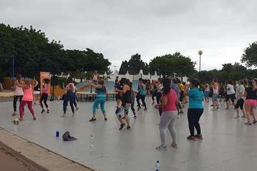Clase magistral de Zumba en el parque urbano de San Juan (Foto TA)