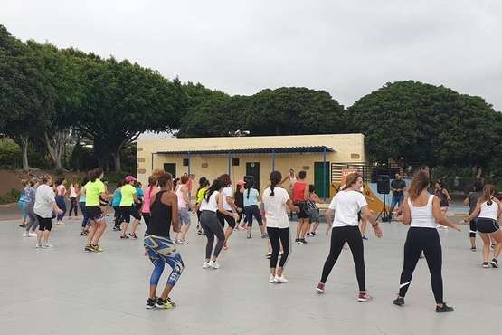 Clase magistral de Zumba en el parque urbano de San Juan (Foto TA)