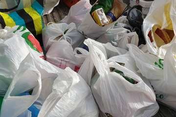 Alberto Rdríguez e Isabel Navarro triunfan en la XVII Travesía a Nado de Salinetas (Foto TA)