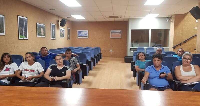 Reunión con el cuadro técnico de los equipos femeninos y de base del Preconte Telde (Foto TA)