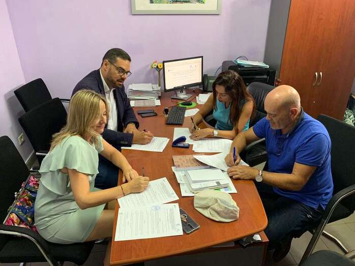 Imagen de la firma del acuerdo (Foto TA)