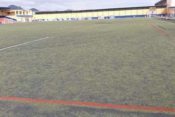 Deportes remarca las líneas del campo de fútbol 8 de El Hornillo (Foto TA)