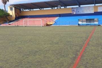 Deportes remarca las líneas del campo de fútbol 8 de El Hornillo (Foto TA)