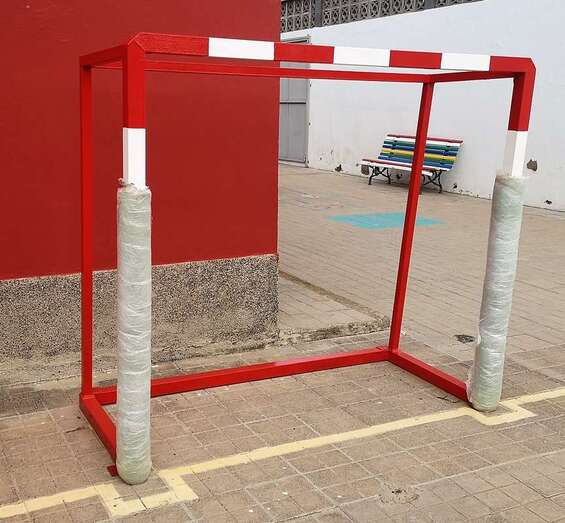 Porterías arregladas del CEIP San Antonio (Foto TA)