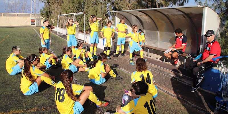 El seleccionador Sub 17 femenina ha convocado a 18 jugadoras para el próximo martes (Foto TA)