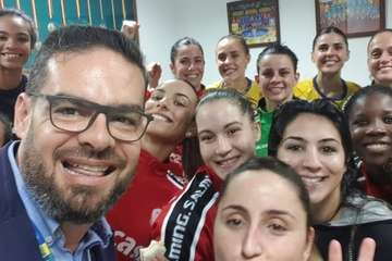 El Rocasa vence al Magura Cisnaide por 28-24, una renta de solo 4 tantos (Foto TA)